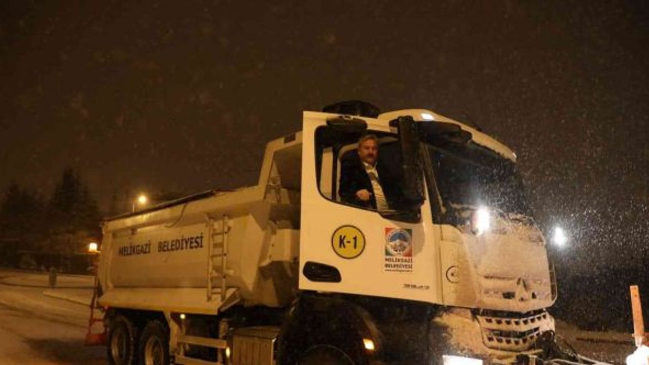 Başkan Palancıoğlu, karla mücadele çalışmalarına katıldı