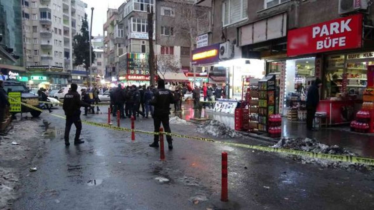 Diyarbakır’da husumetli iki aile arasında silahlı kavga: 4 yaralı, 2 gözaltı