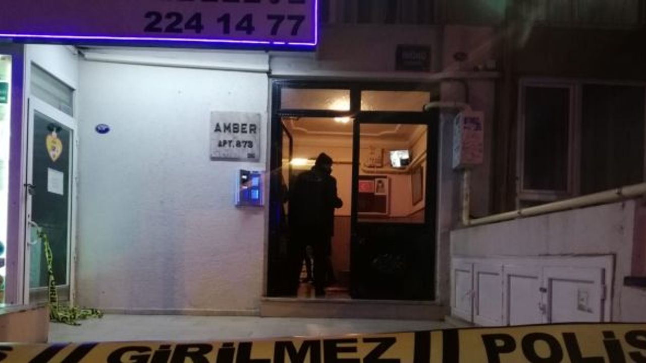 İzmir’de trans birey yaşadığı binanın girişinde ölü bulundu