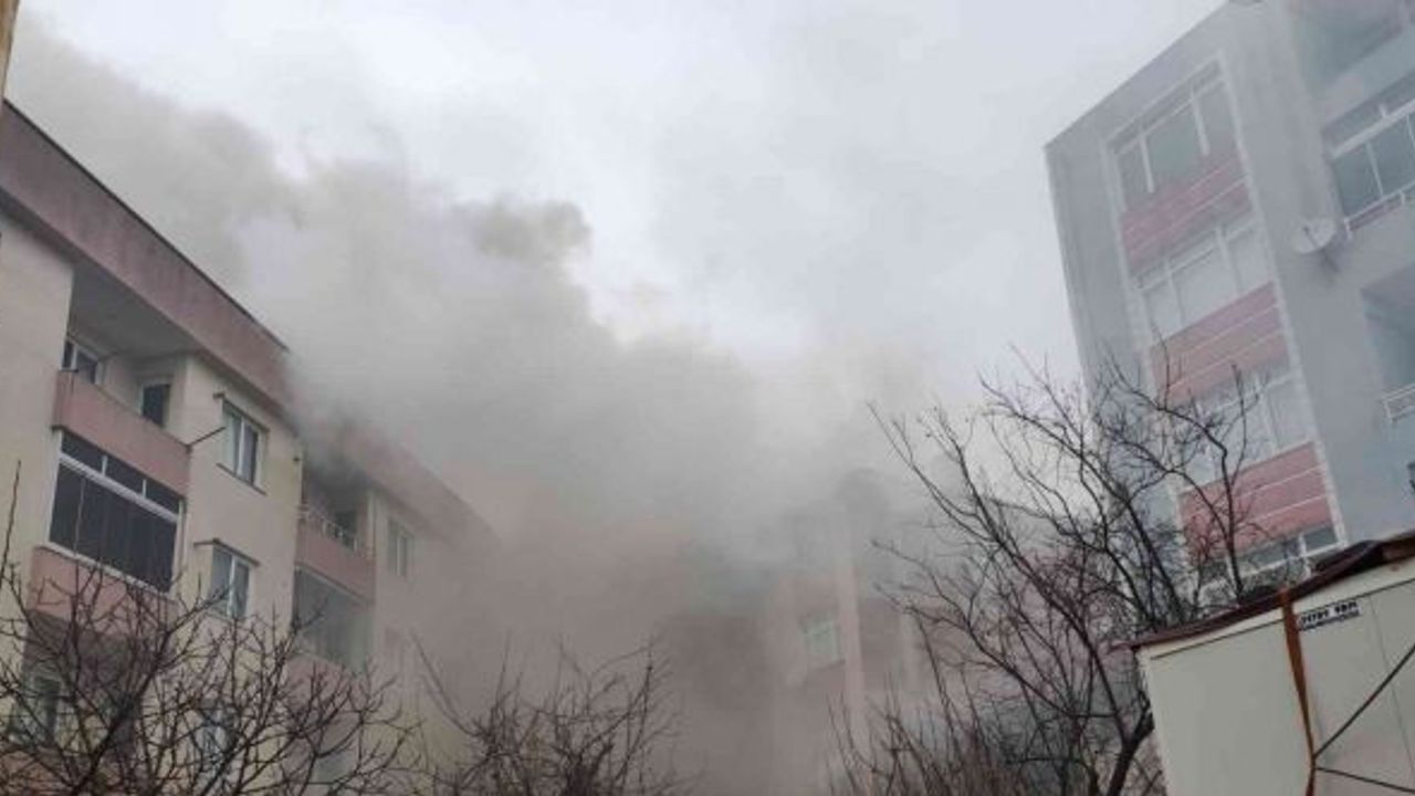 Kocaeli’de korkutan yangın: 2 kişi dumandan etkilendi