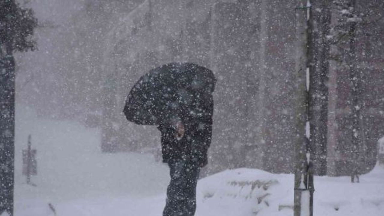 Şırnak’ta kar kalınlığı 20 santime ulaştı, mahsur kalan 43 kişi kurtarıldı