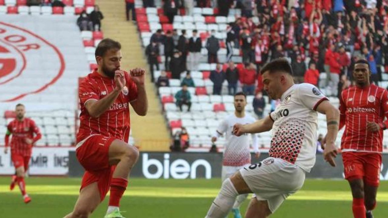 Spor Toto Süper Lig: Antalyaspor: 0 - Gaziantep FK: 0 (İlk yarı)