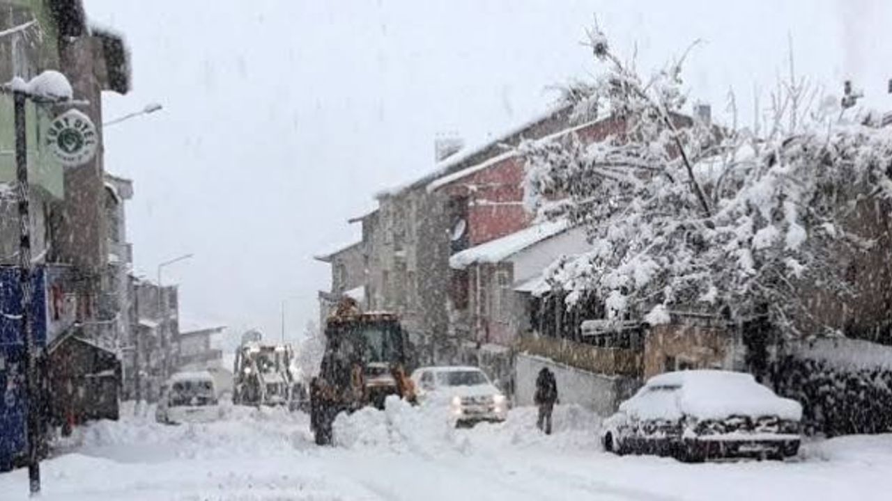 Tunceli’de kar nedeniyle bazı yollar trafiğe kapatıldı