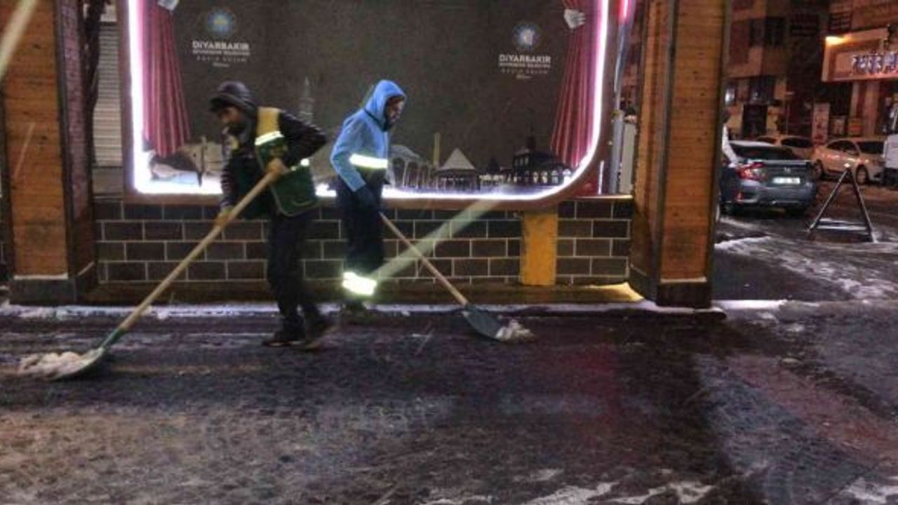 Yenişehir Belediyesinden karla mücadele seferberliği
