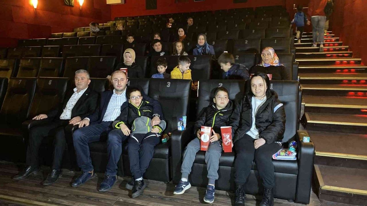 15 yetim çocuk sinemayla tanıştı