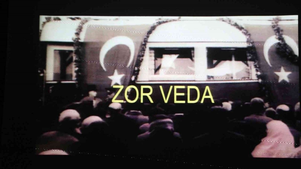 Atatürk’ün İzmit’ten son kez uğurlanışı belgesel gösterimiyle anıldı