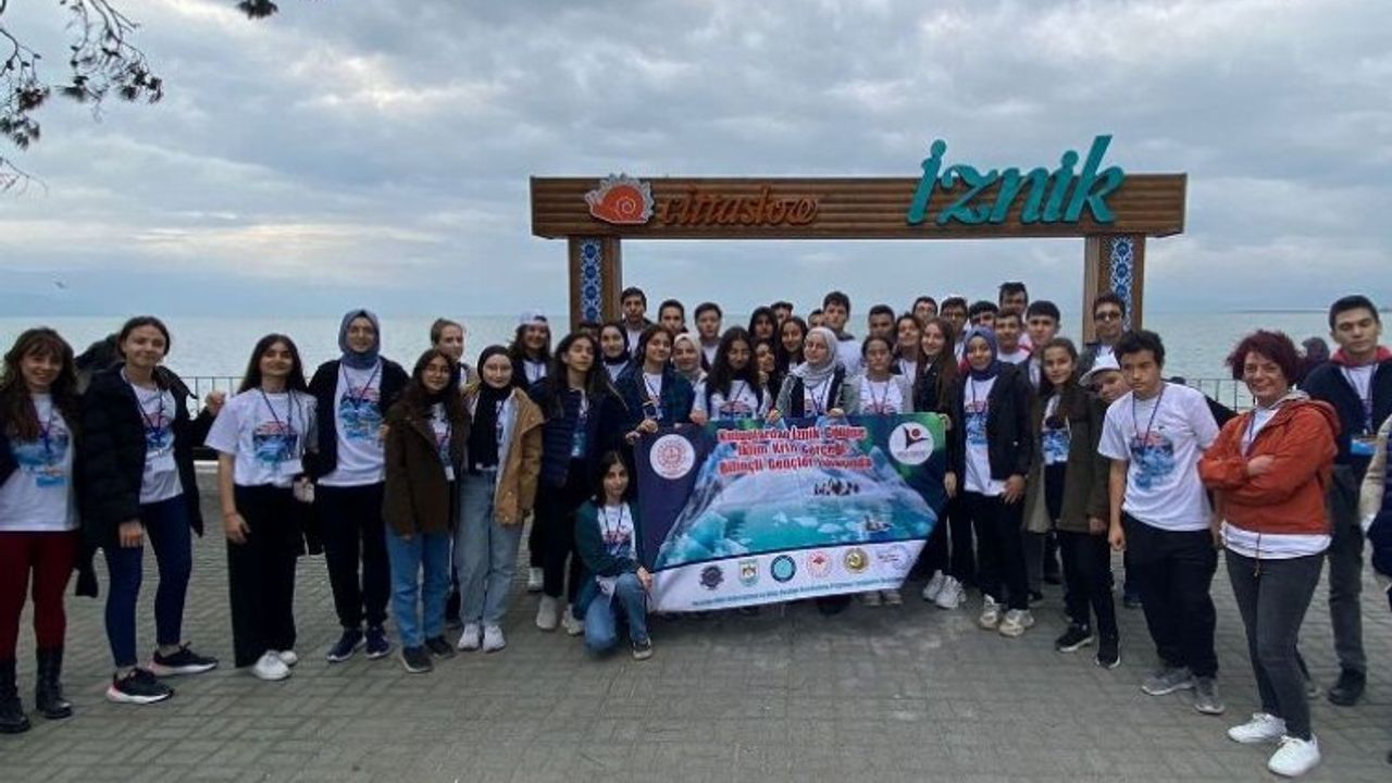 Bursa'da 'bilinçli gençler' İznik'te buluştu