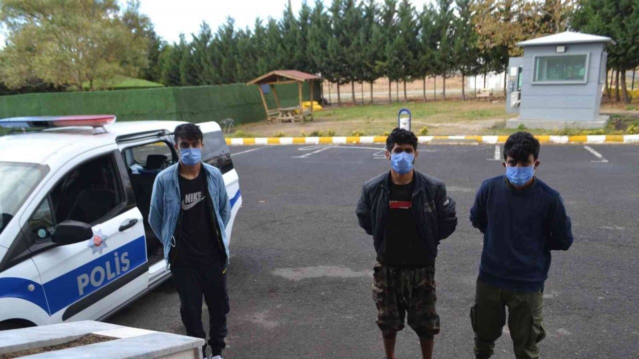 Çorlu’da 20 kaçak göçmen yakalandı
