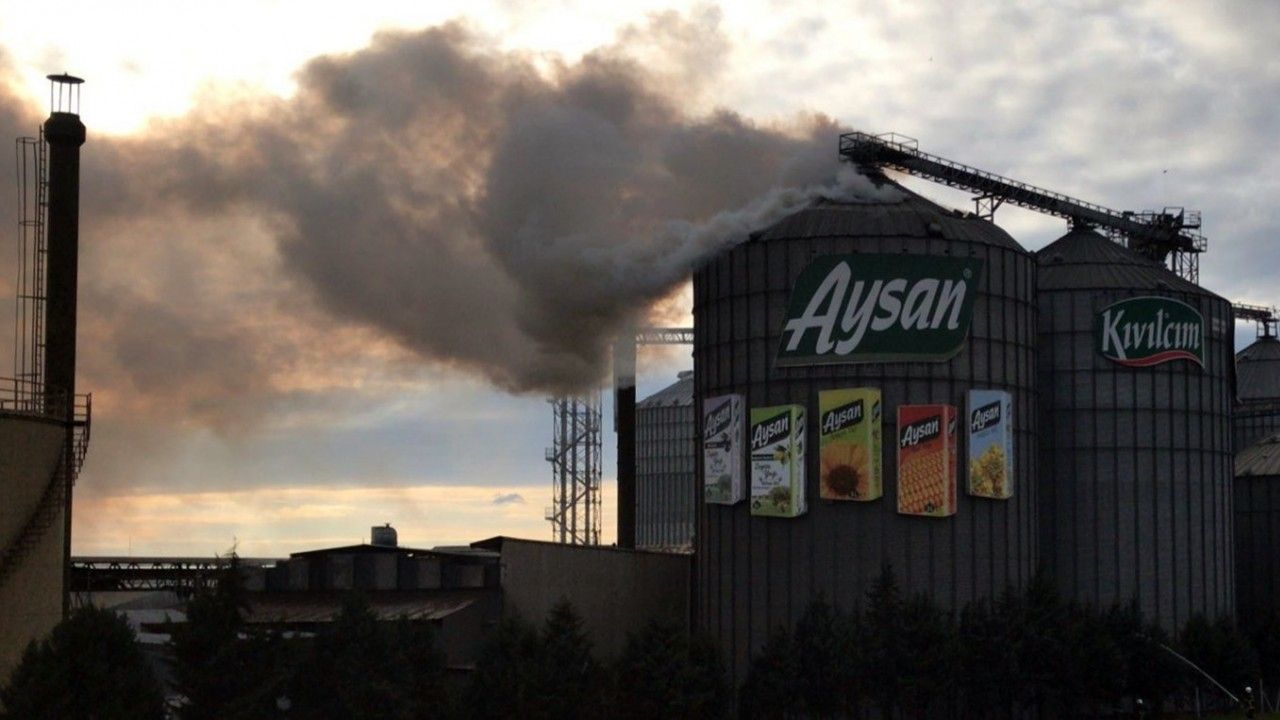 Edirne’de fabrikada çıkan yangına müdahale ediliyor