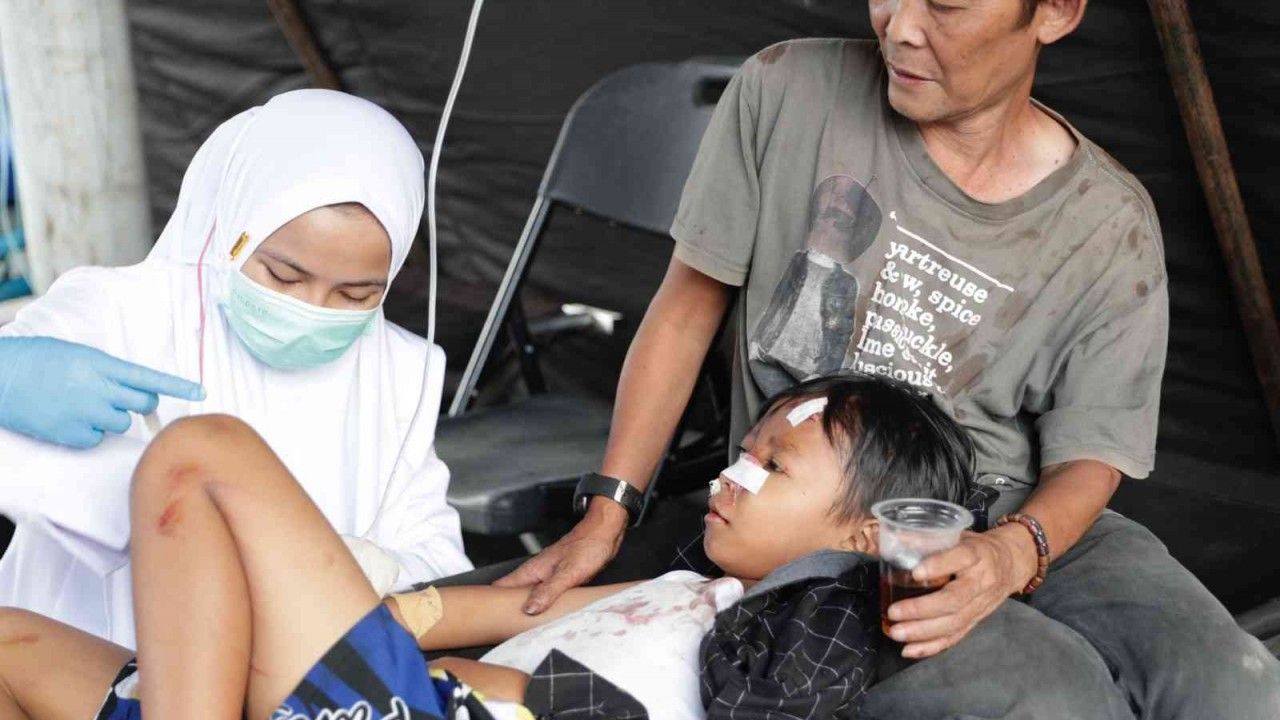 Endonezya’daki depremde ölü sayısı 268’e yükseldi