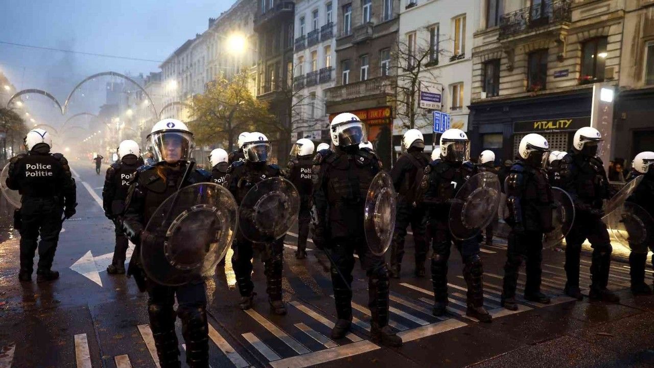 Fas galibiyeti sonrası Belçika sokakları karıştı