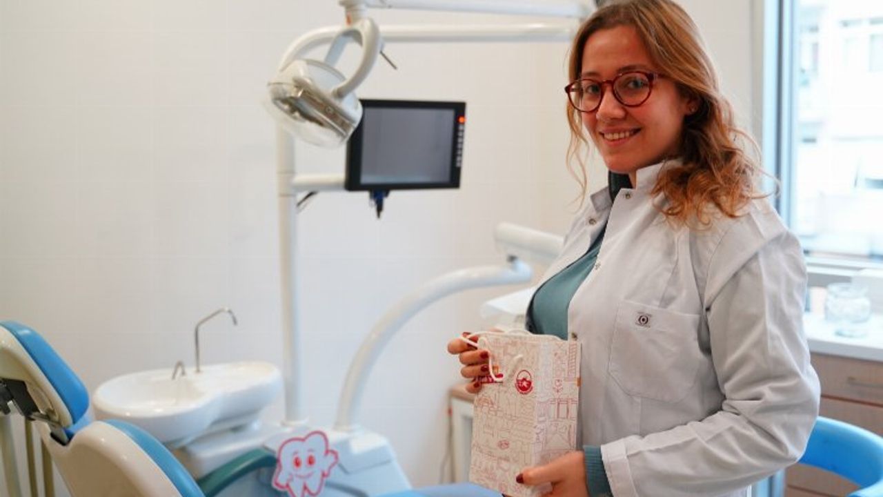 Fatih'te Dünya Diş Hekimleri Günü kutlandı