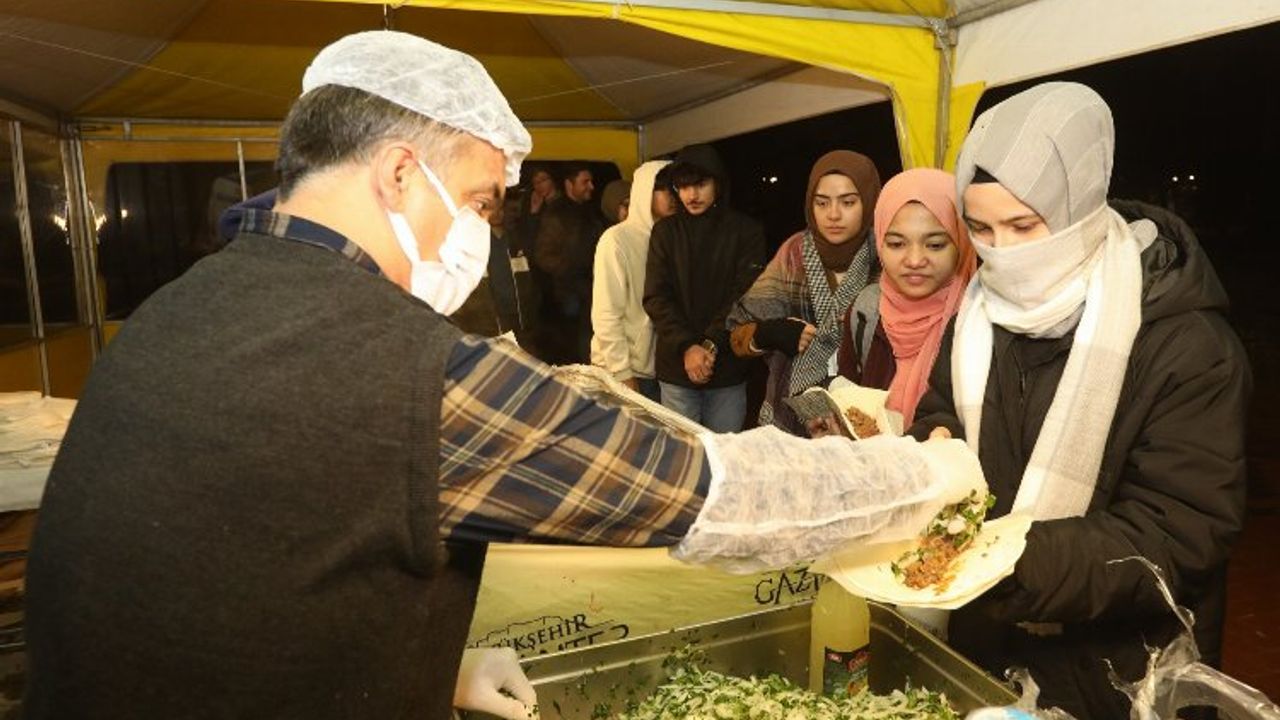 Gaziantep'in yemek ikramından 20 bin üniversiteli yararlandı