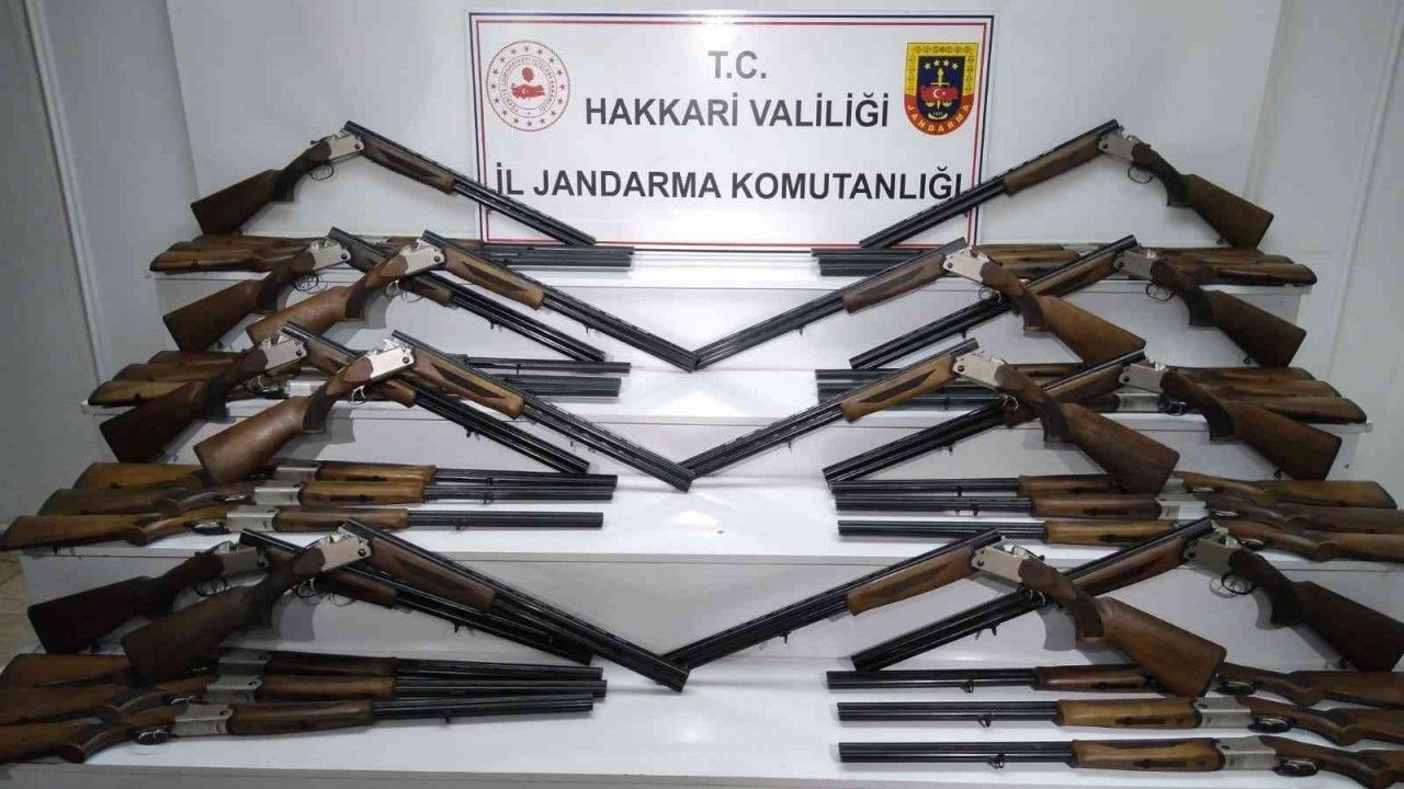 Hakkari’de 50 adet çift kırma av tüfeği ele geçirildi