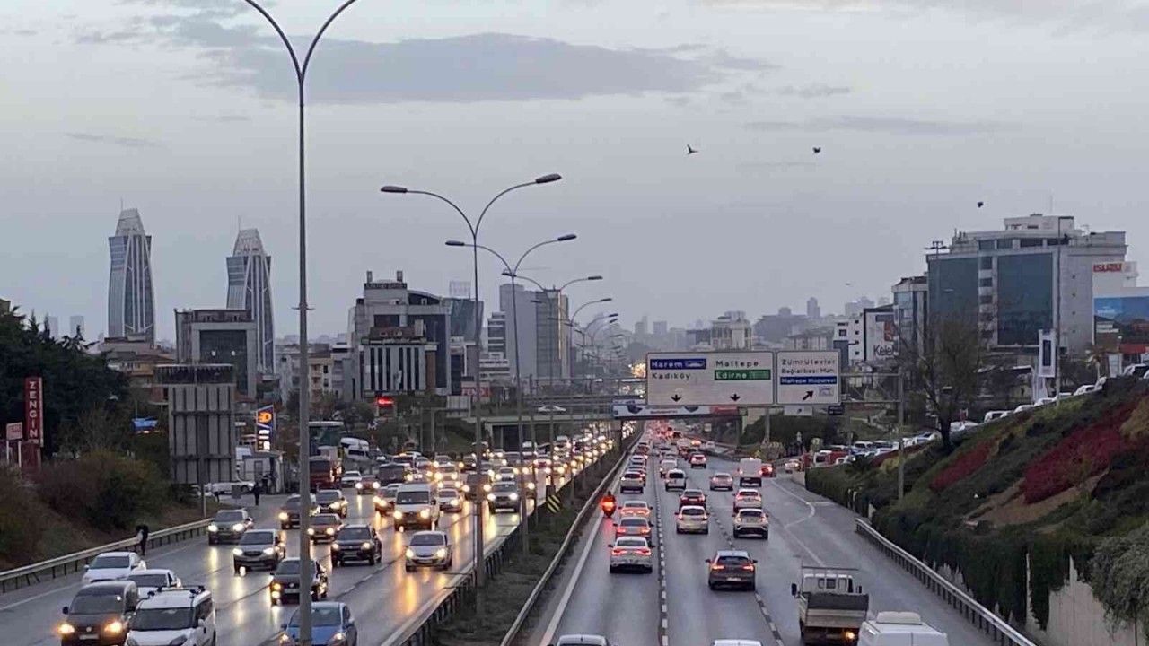 İstanbul’da ara tatil sonrası trafik yoğunluğu oluştu