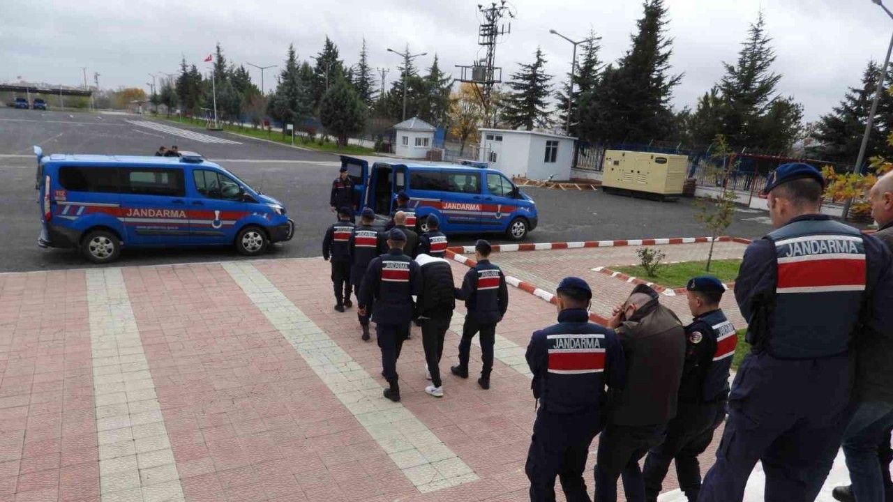 Kırklareli’nde ‘yağma’ suçuna karıştığı iddia edilen 6 şüpheli yakalandı