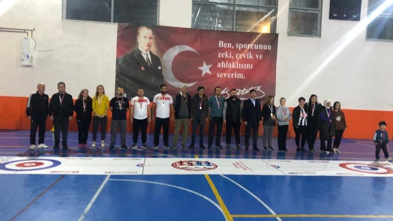 Köyceğiz’de öğretmenler arasında Floor Curling turnuvası yapıldı