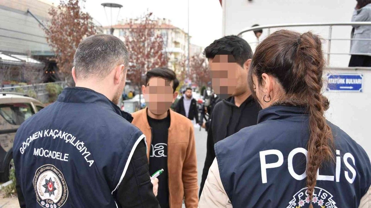 Nevşehir’de 5 yabancı uyruklu şahıs sınır dışı edildi