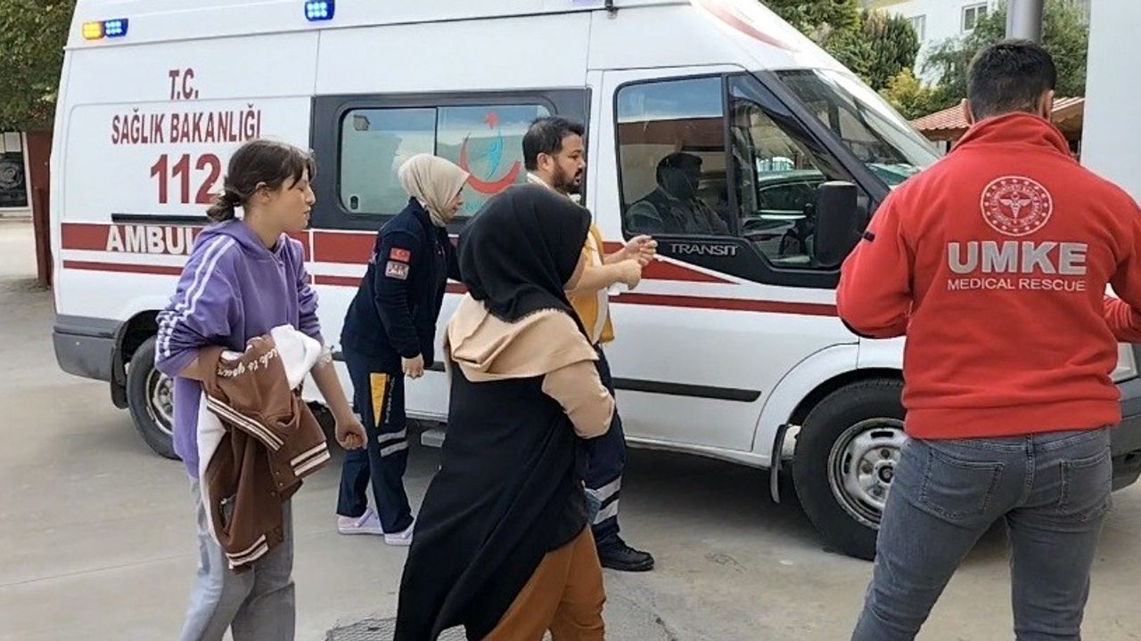 Osmaniye’de 23 öğrenci gıda zehirlenmesi şüphesiyle hastaneye kaldırıldı