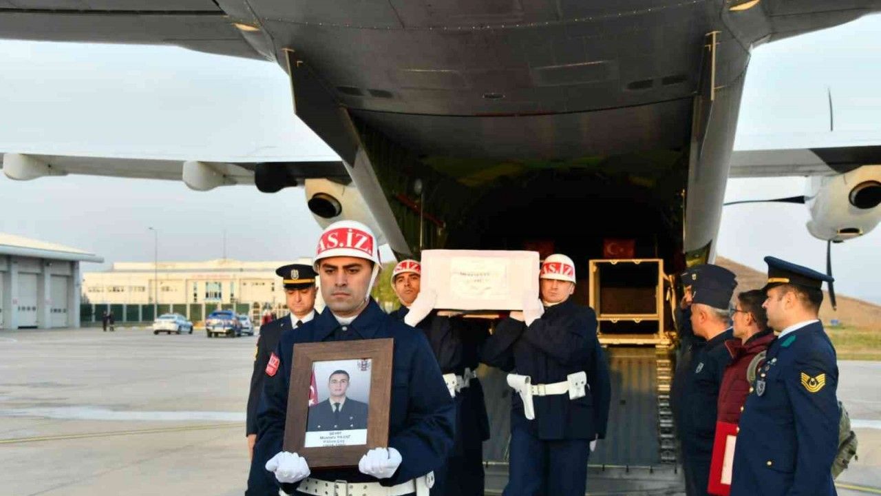 Şehit Mustafa Yıldız’ın naaşı Amasya Merzifon Havalimanı’nda karşılandı