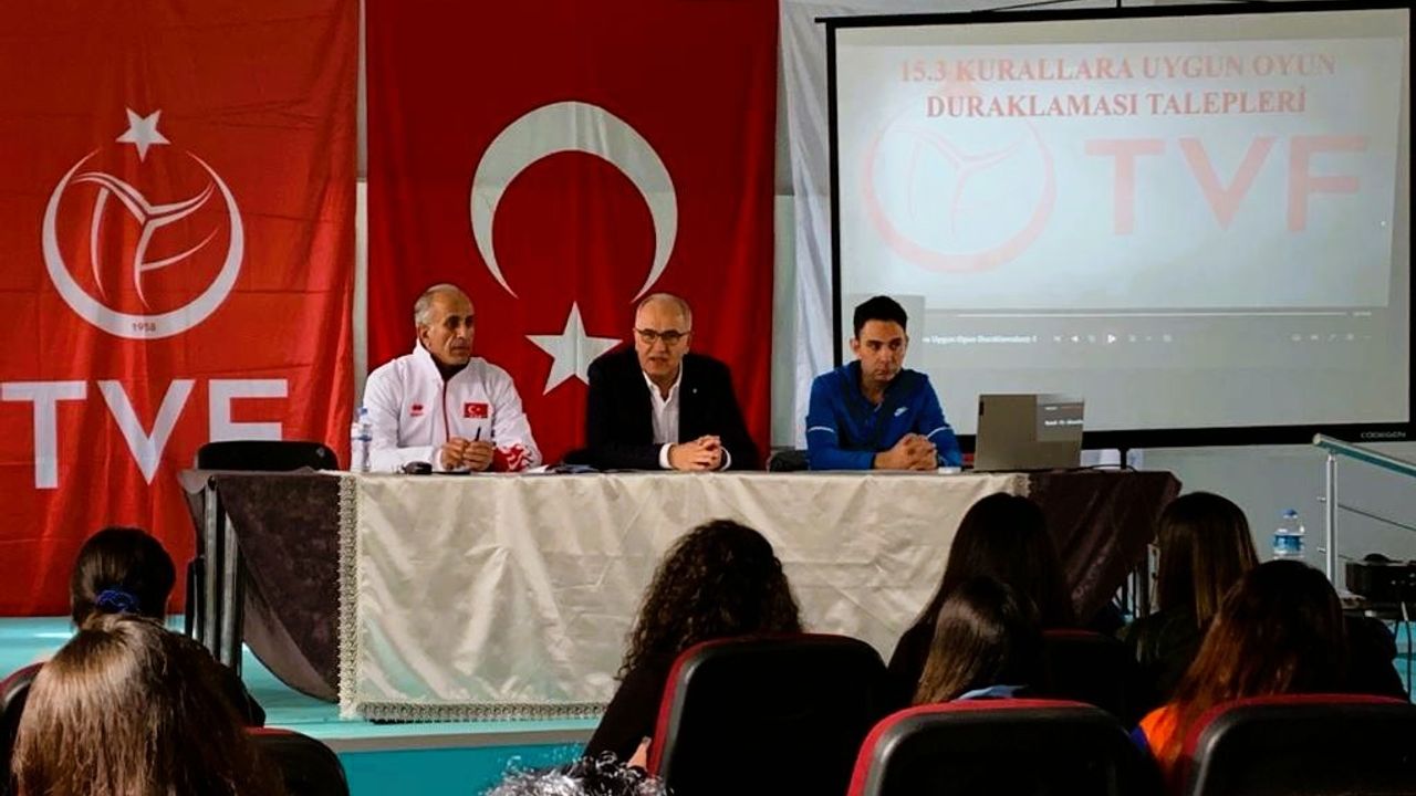 TVF Başkanı Üstündağ, Adana’da aday hakem kursunu ziyaret etti