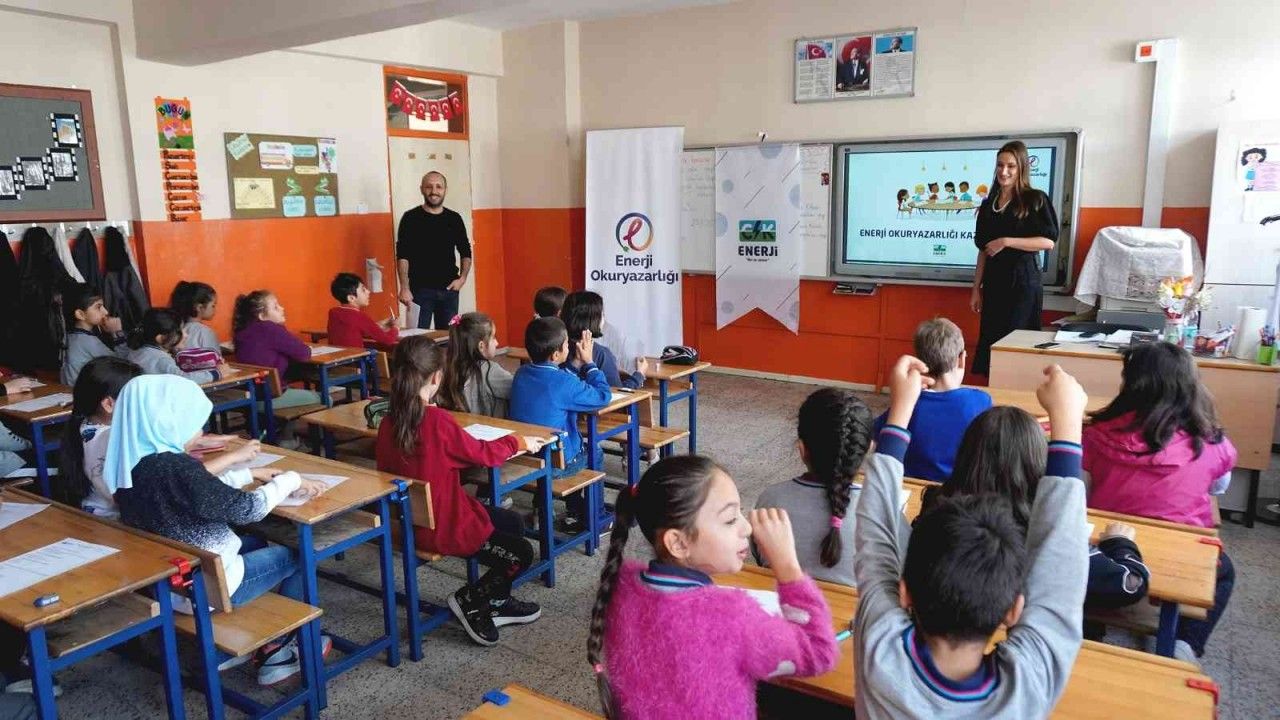 Antalya’da enerji okuryazarlığı eğitimleri başladı: Hedef 5 bin öğrenciye ulaşmak