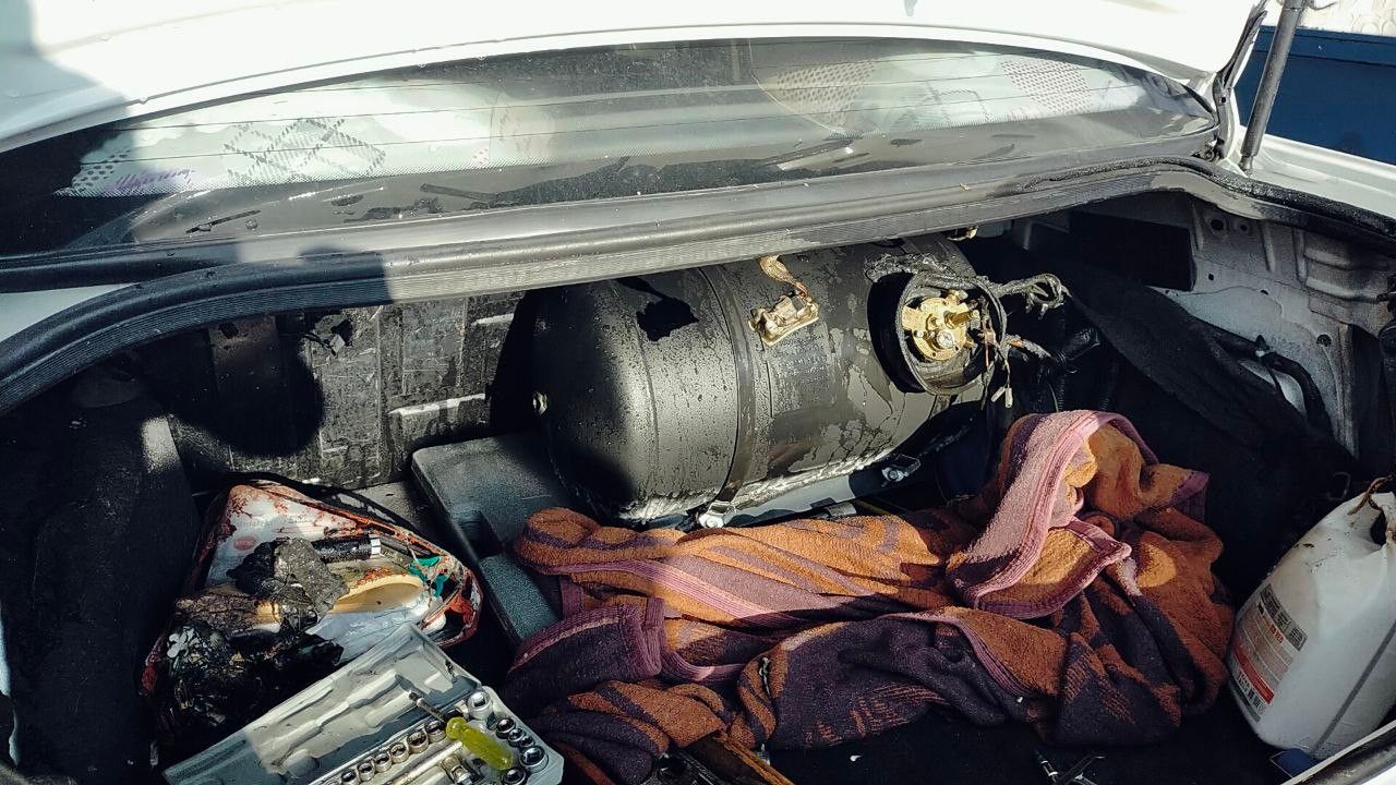 Aracının LPG tankını sökerken ölümden döndü
