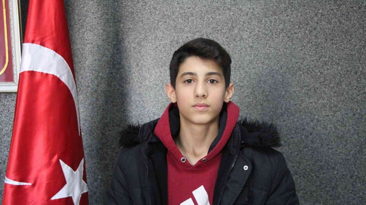 Batman’da 8. sınıf öğrencisi iki günde İstiklal Marşı’nı Arapça ezberledi