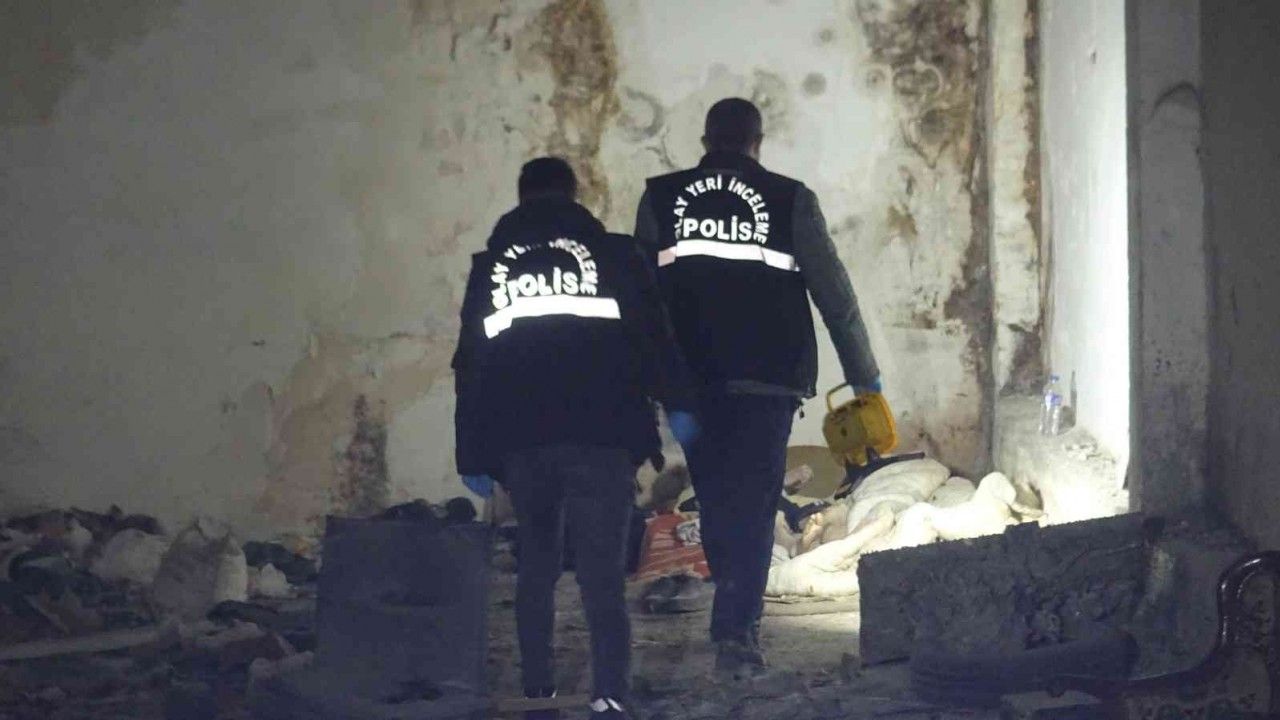 Bursa’da metruk binada şüpheli ölüm
