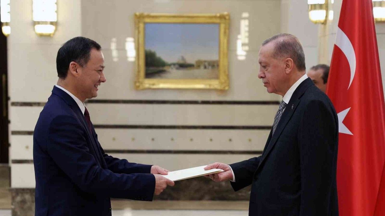 Cumhurbaşkanı Erdoğan, Kırgızistan Büyükelçisi Ruslan Kazakbaev’i kabul etti