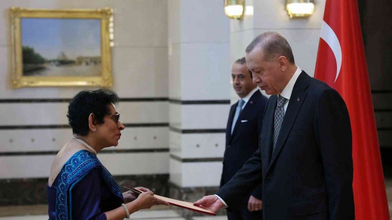 Cumhurbaşkanı Erdoğan, Sri Lanka Büyükelçisi Saranya Hasanthi Urugodawatte Dissanayake’yi kabul etti