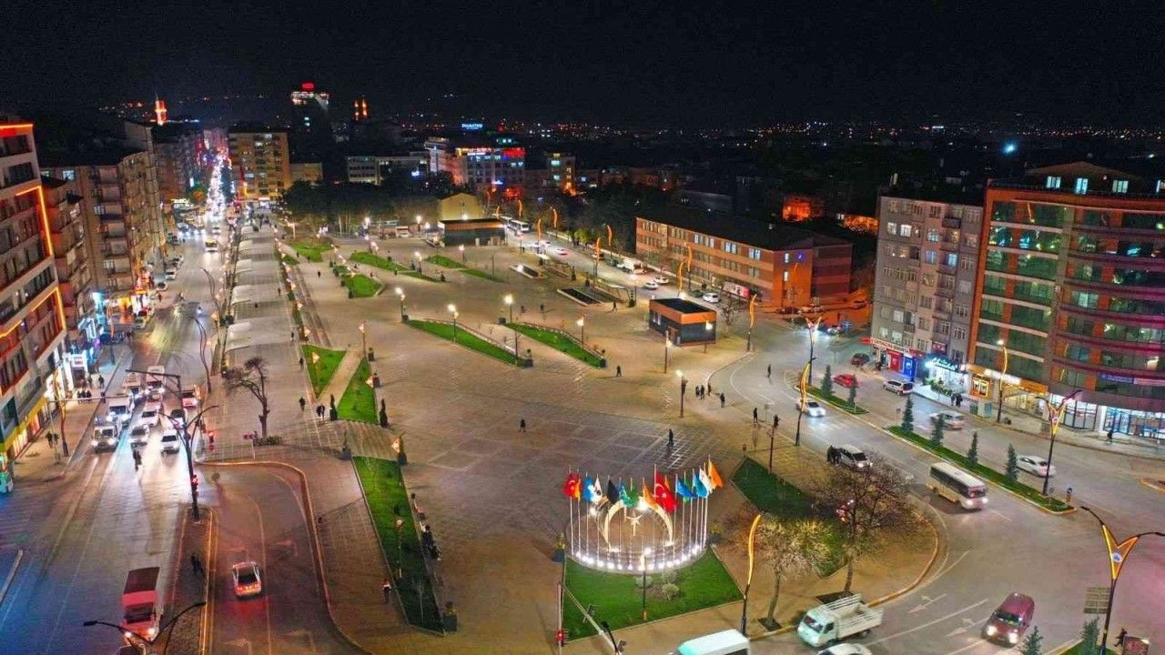 Cumhuriyet Meydanı’na vatandaşlardan tam not