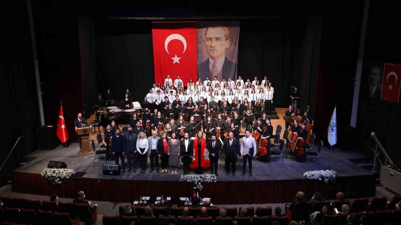 DEÜ’de besteler İzmir’in 100. yılı için yarıştı