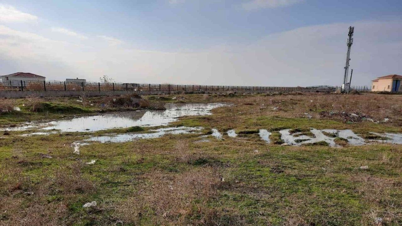 Enez’de boş araziye vidanjörle atık su boşaltan şahsa idari işlem yapıldı