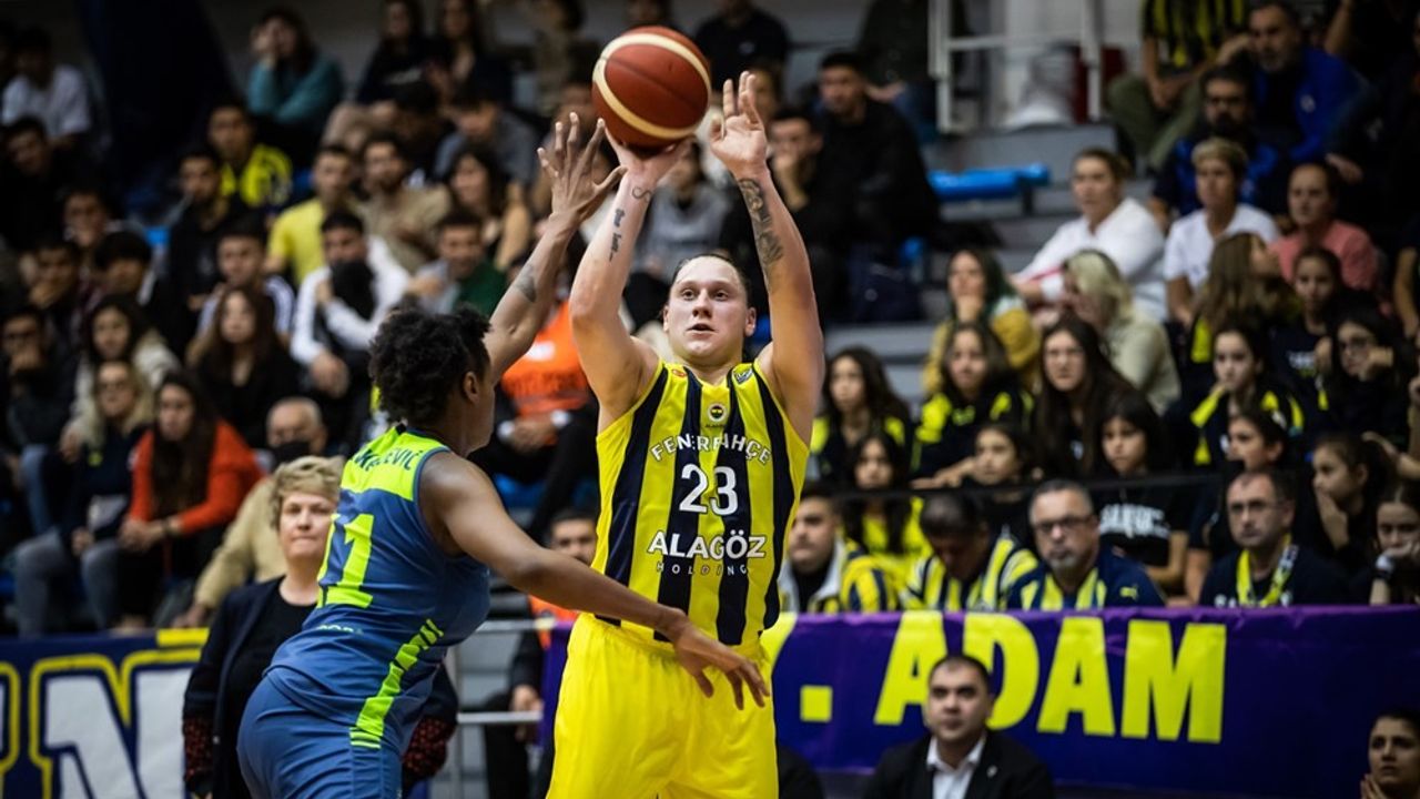 FIBA Kadınlar Avrupa Ligi: Fenerbahçe Alagöz Holding: 82 - ZVVZ USK Prag: 72
