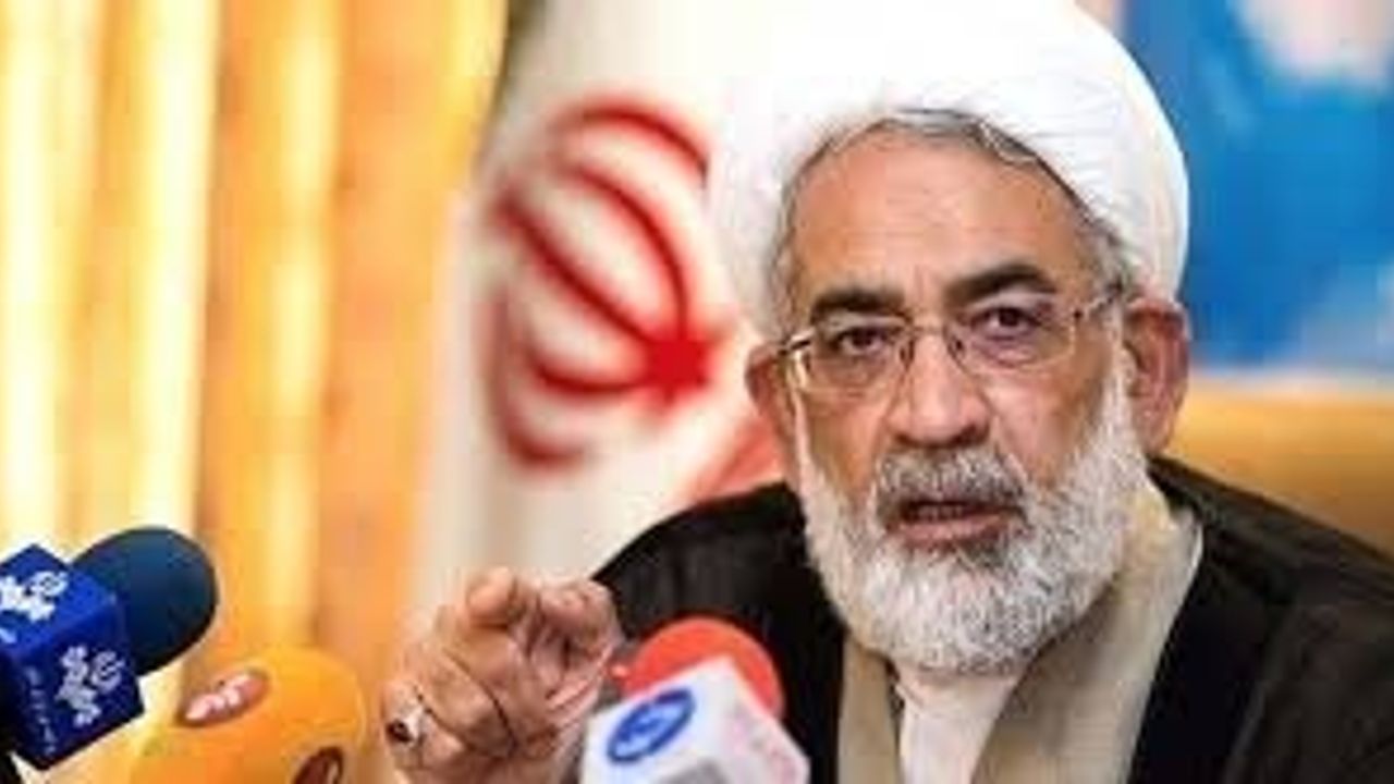 İran’dan zorunlu başörtüsü üzerine yasal düzenleme