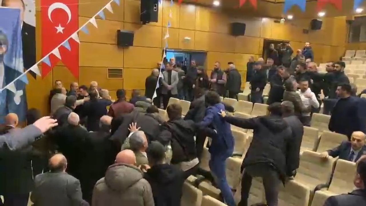 İYİ Parti’nin Rize Merkez İlçe Kongresinde kavga çıktı