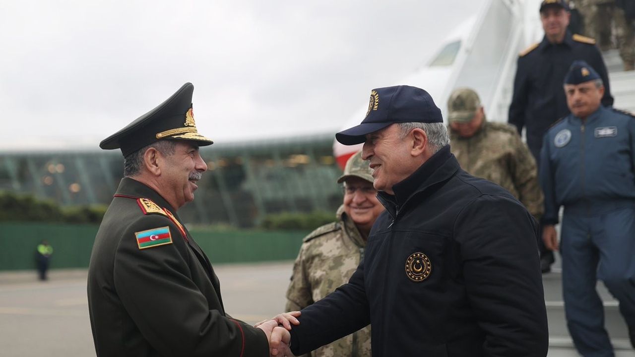 Milli Savunma Bakanı Akar Azerbaycan’da