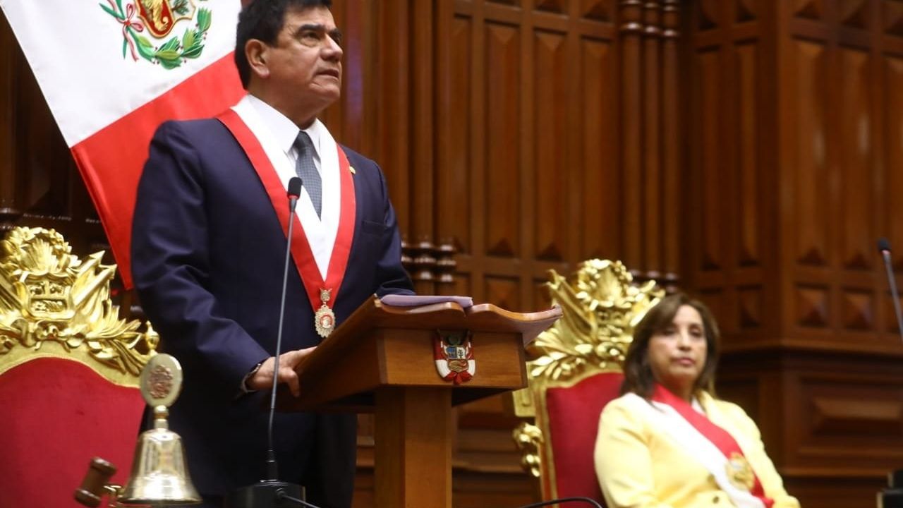 Peru’da Pedro Castillo’nun görevden alınması sonrası ülkenin yeni başkanı Dina Boluarte yemin ederek göreve başladı