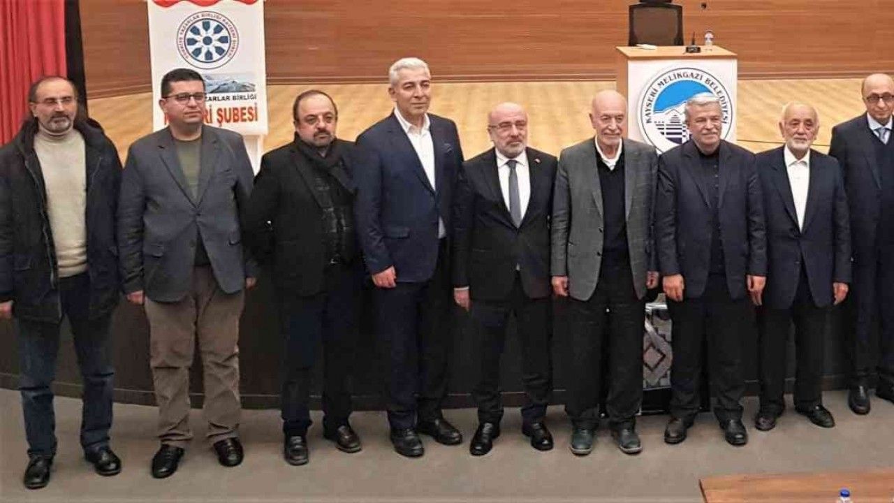 Şair-Yazar Metin Önal Mengüşoğlu ’Ahlak ve Düşünce Adamı Mehmet Akif’ konferansına katıldı