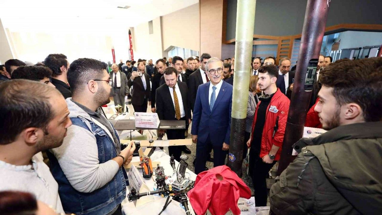 Savunma Sanayii Başkanı Demir, TEKNOFEST ekipleriyle buluştu