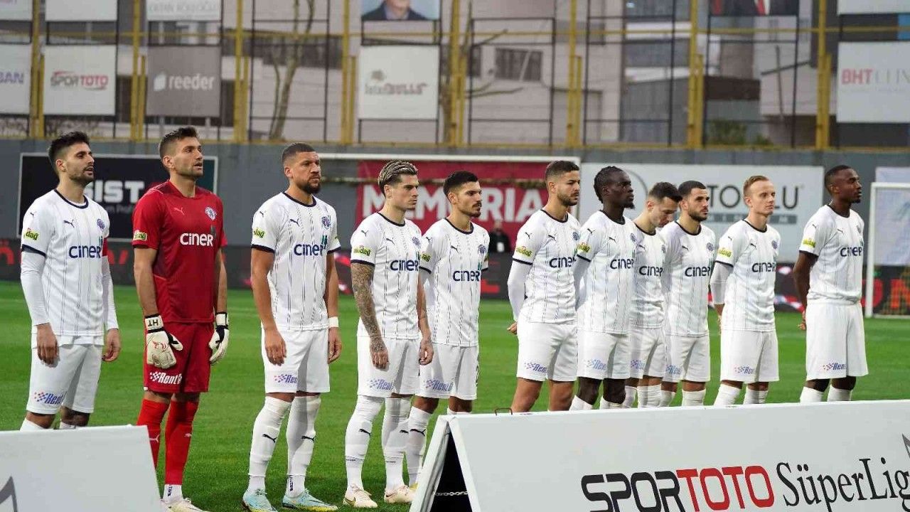 Spor Toto Süper Lig: İstanbulspor: 1 - Kasımpaşa: 1 (İlk yarı)