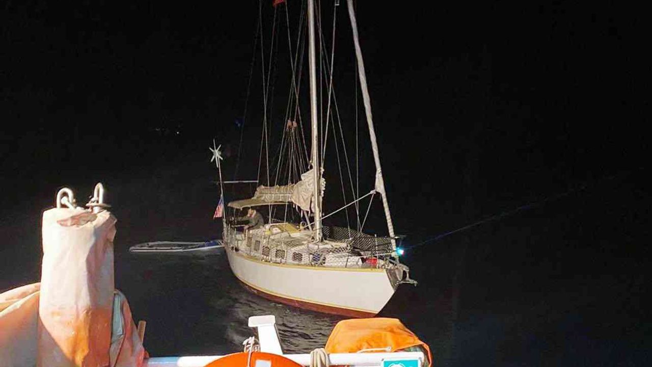 Sürüklenen tekne KIYEM ekiplerince kurtarıldı