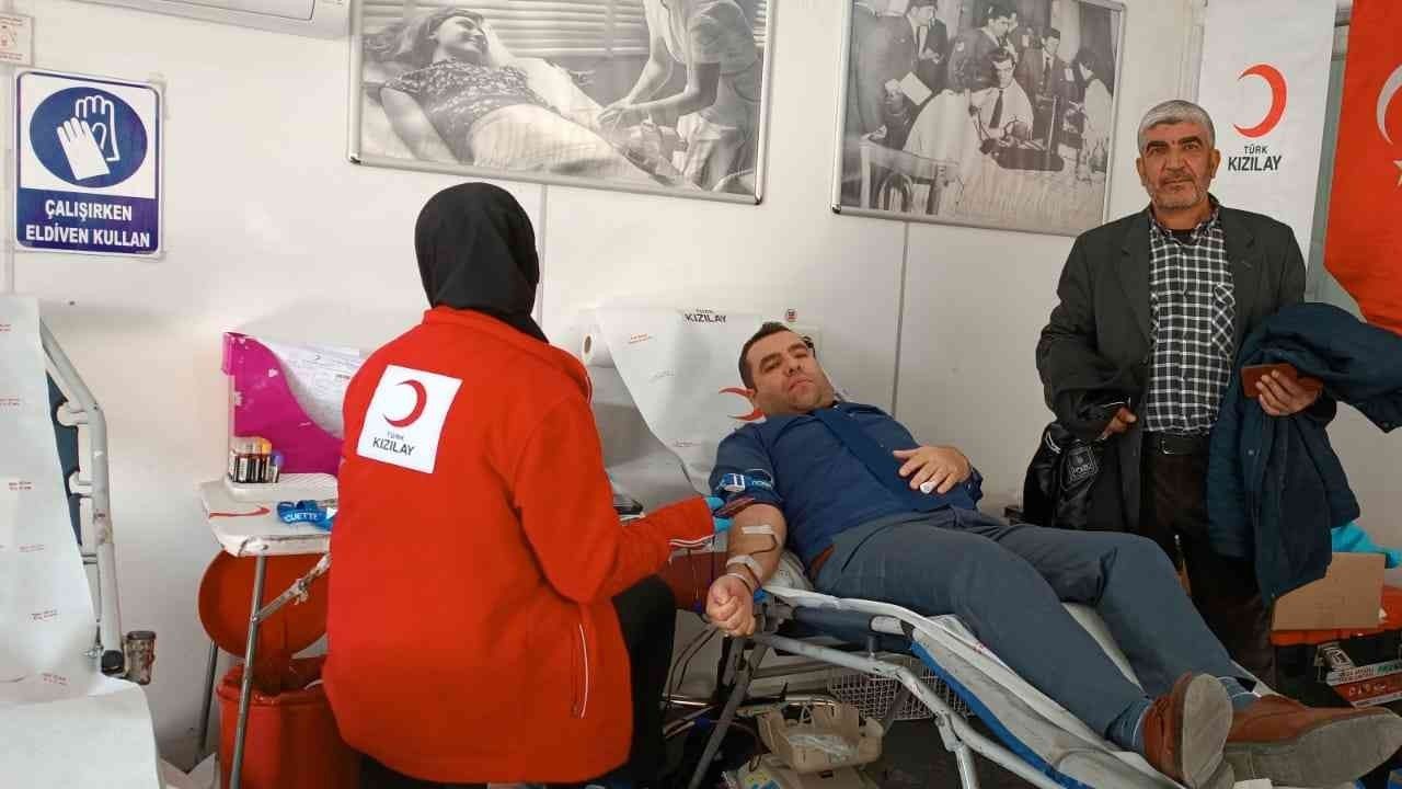 Türk Kızılayı Dicle ilçesinde kan bağışı kampanyası düzenledi