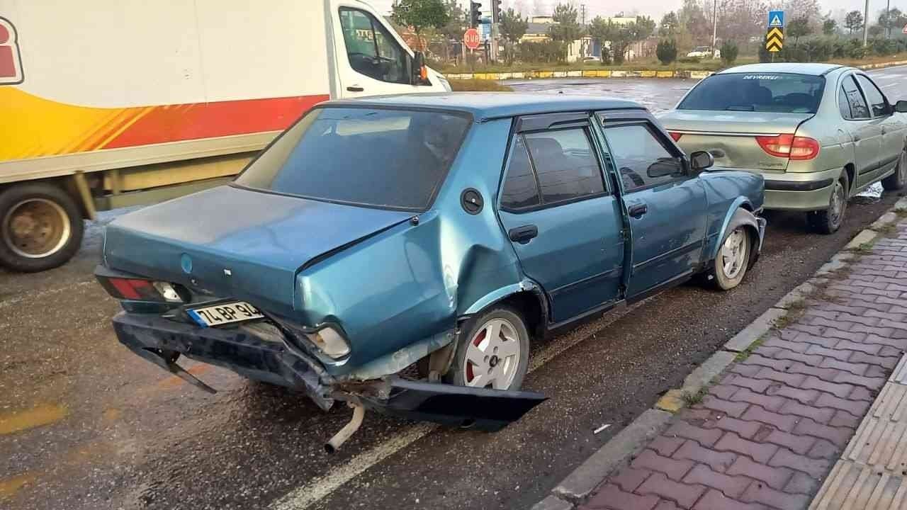 Zonguldak’ta zincirleme trafik kazası: 1 yaralı
