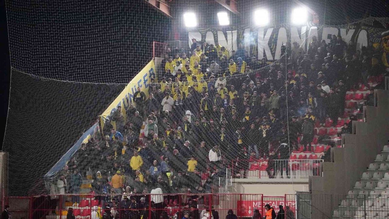Spor Toto Süper Lig: Ümraniyespor: 0 - Fenerbahçe: 0 (Maç devam ediyor)