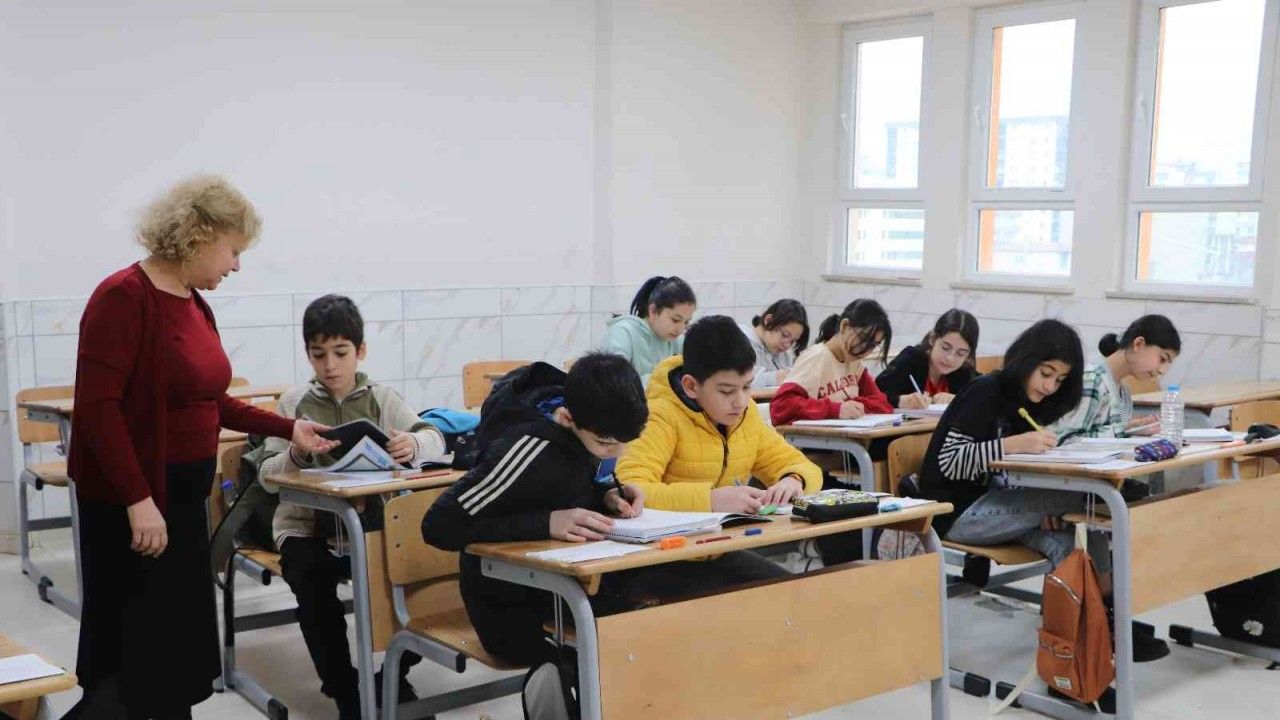 Türkiye’de bir ilk: Yarıyıl tatilinde öğrencilere ’kış okulu’ imkanı