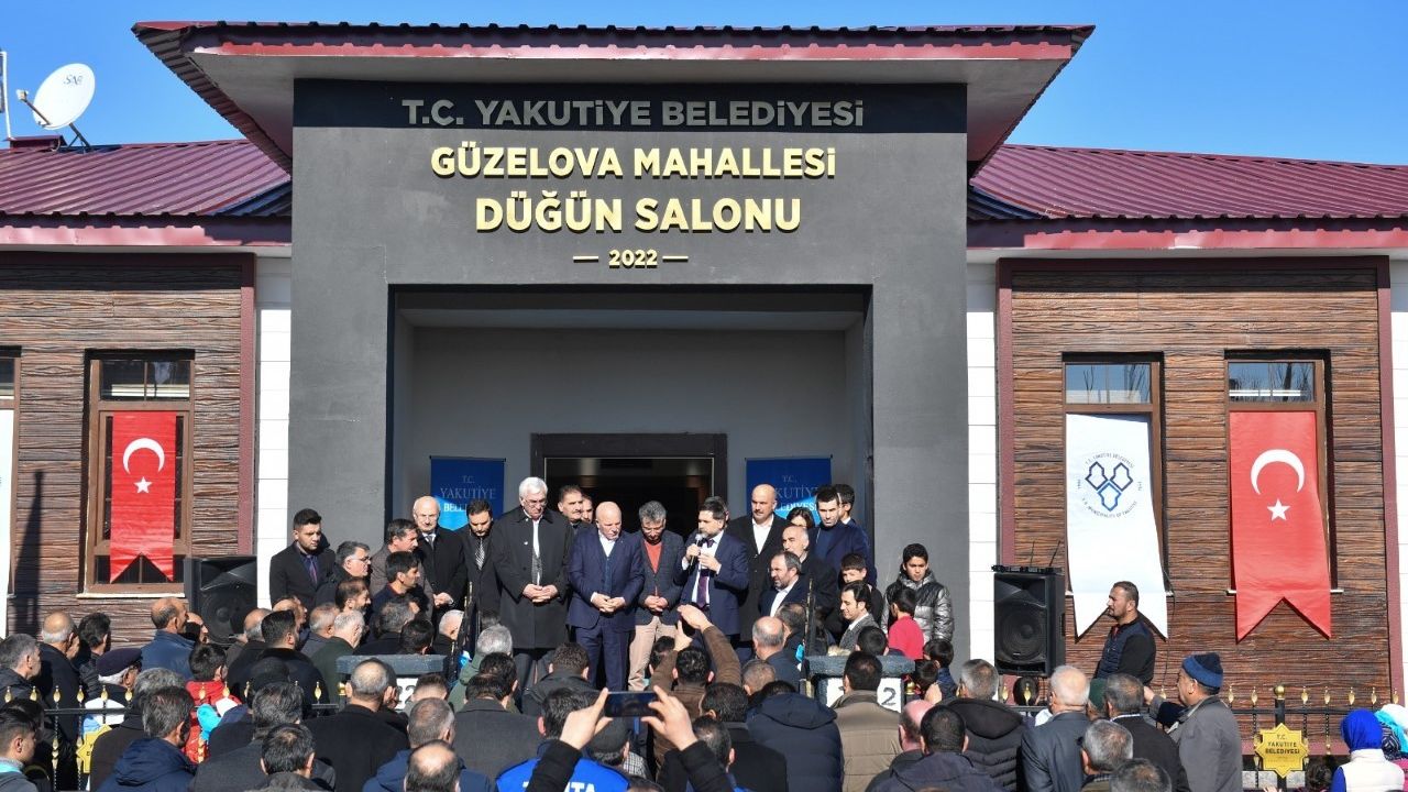 Yakutiye Belediyesi tarafından Güzelova Mahallesi’nde yaptırılan muhtarlık binası ve düğün salonu hizmete açıldı