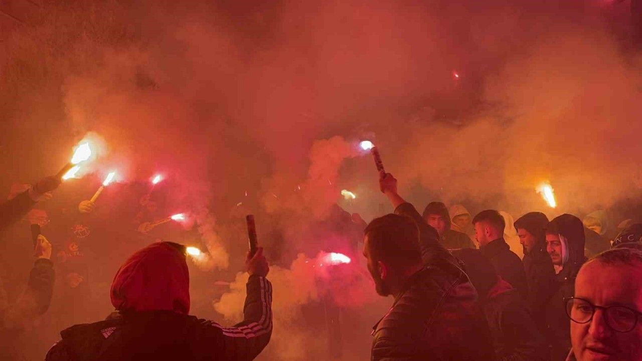 Transfer yasağını kaldıran Eskişehirspor tesisleri bayram yeri oldu