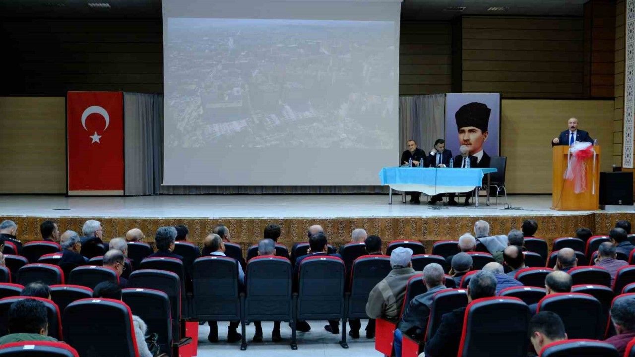 Erzincan’da “Deprem ve Yaşamak” paneli düzenlendi
